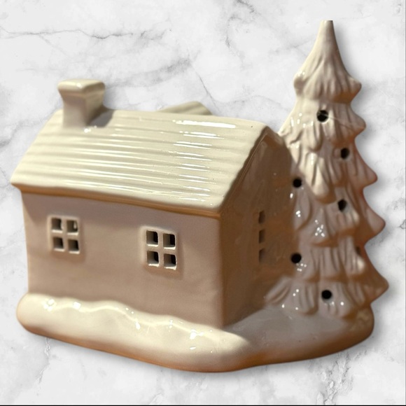 Ceramic Holiday House with Pine Cones - Picture 4 of 7